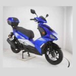 Sporty 150cc Scooter - Image 4